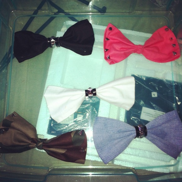 Bows🎀 - Picture 3 of 3