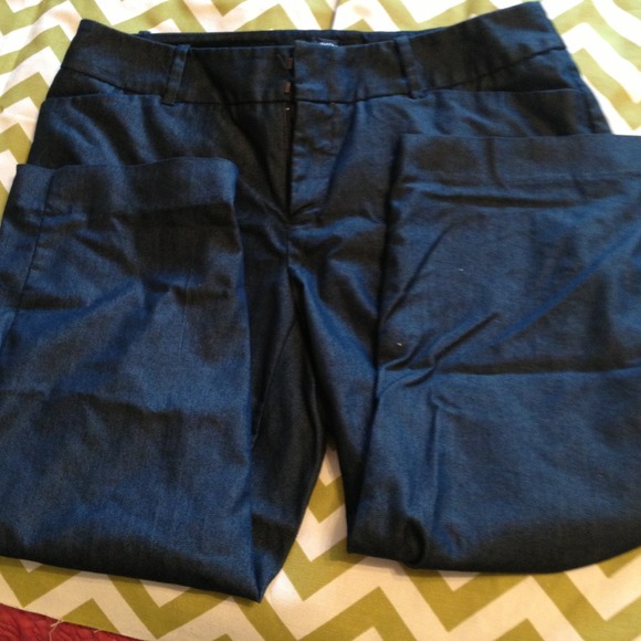 Dressy capris. Dark blue/denim look.