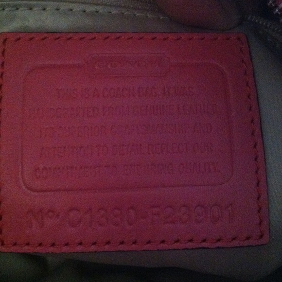 Coach coral color - Picture 3 of 3