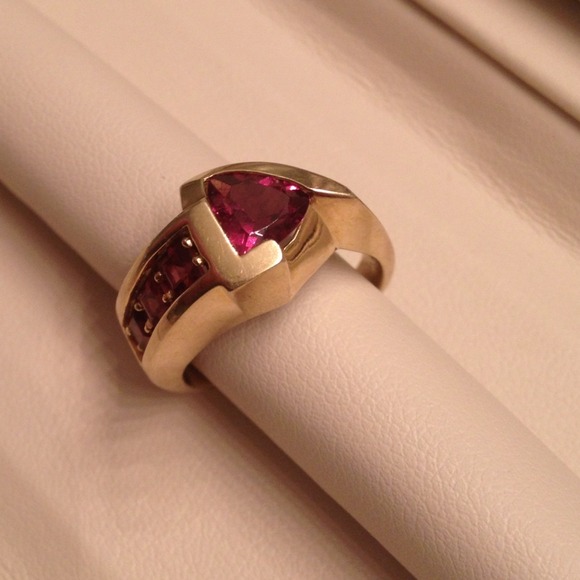 14K Vintage Solid Gold Rhodolite Garnet Ring - Picture 2 of 4