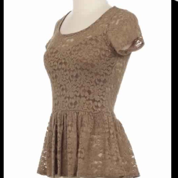 🚫SOLD IN BUNDLE🚫Mocha Lace Peplum Top!
