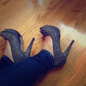 🎉BUNDLED🎉 BeDazzled Peep-Toe Pumps