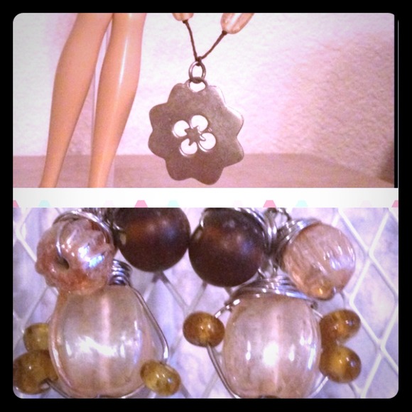 Necklace & Matching Earrings - Picture 1 of 4