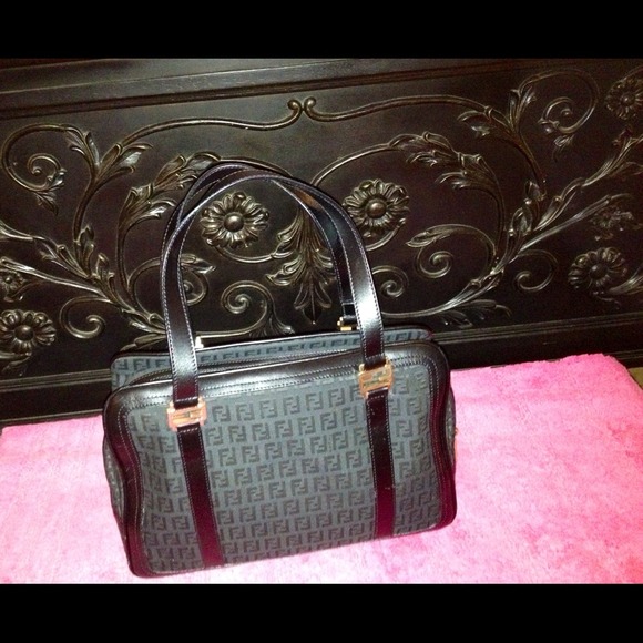 ❌❌❌SOLD❌❌❌Authentic FENDI sold on another website