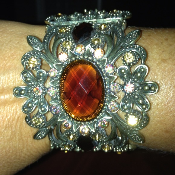 BEAUTIFUL BRACELET