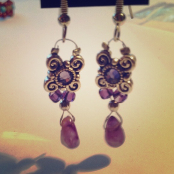 💐Purple gemstone dangle earrings!💐