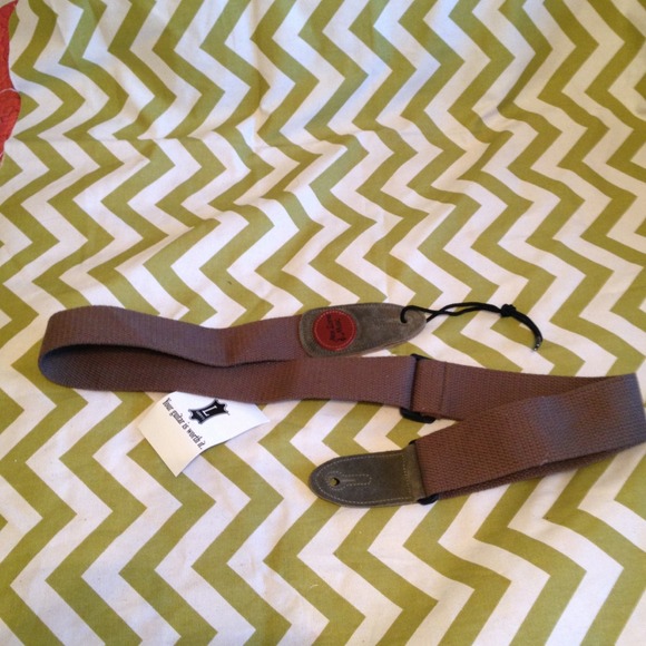 Guitar strap. NWT army green.