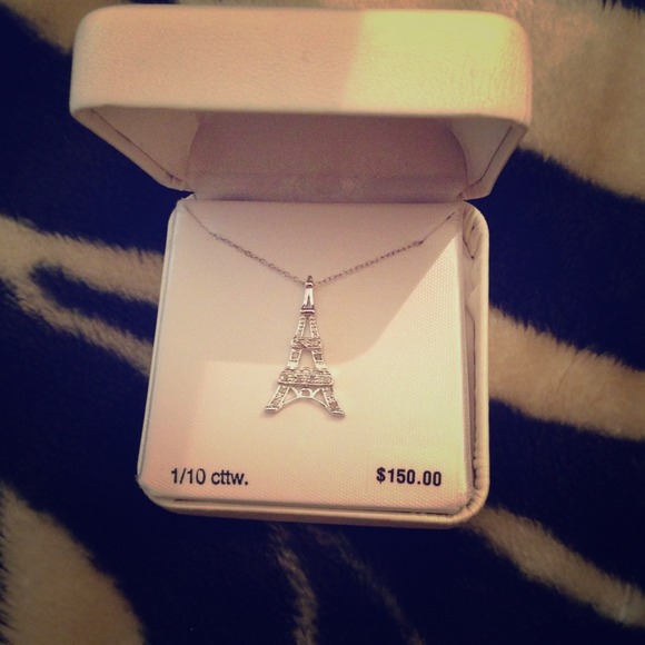 Jewelry - Eiffel Tower necklace great Christmas gift!