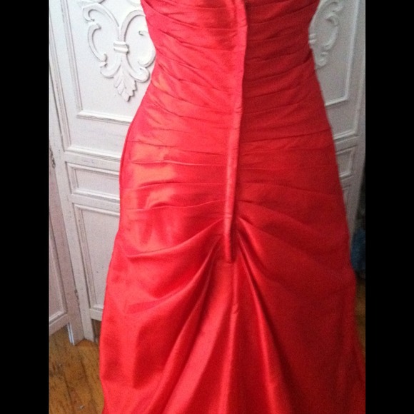 ❤HOST PICK❤Red Pretty Woman trumpet taffeta dress - Picture 4 of 4