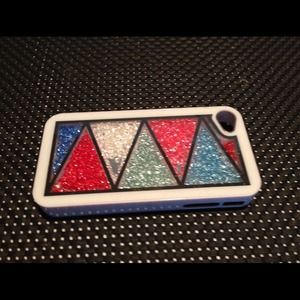 iPhone 4 or 4s case very pretty.