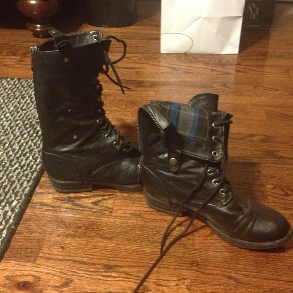 Combat boots