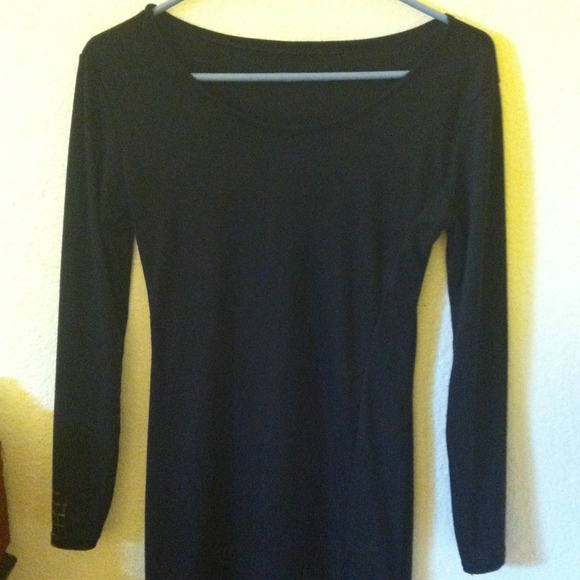 Traded! Asymmetrical long sleeve dress - Picture 2 of 3