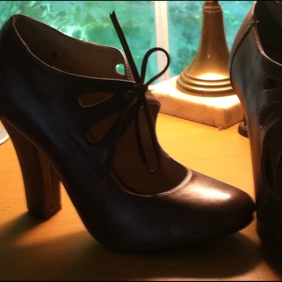 *Gifted @jmm9378 Miss Me Brown Bootie High Heels - Picture 2 of 4