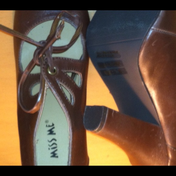 *Gifted @jmm9378 Miss Me Brown Bootie High Heels - Picture 4 of 4