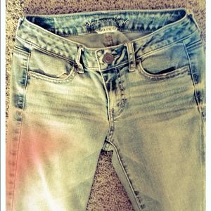 American Eagle light wash jeggings