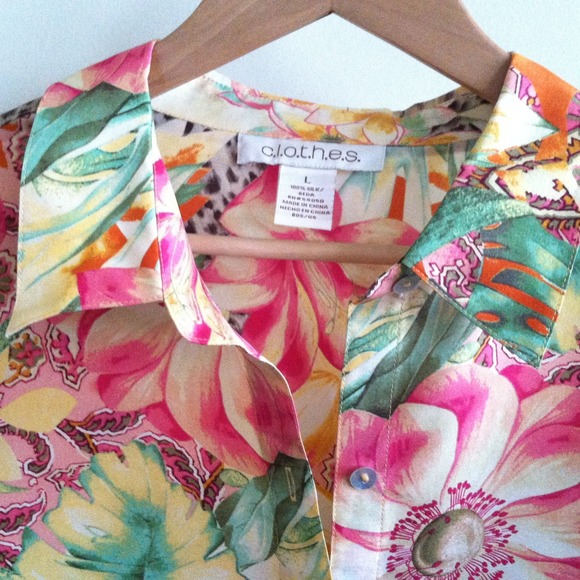 BRAND NEW - 100% SILK BLOUSE - Picture 2 of 3