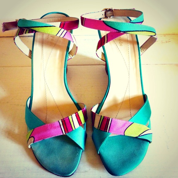 Authentic Kate Spade Pucci-ish Wedges - Picture 2 of 4