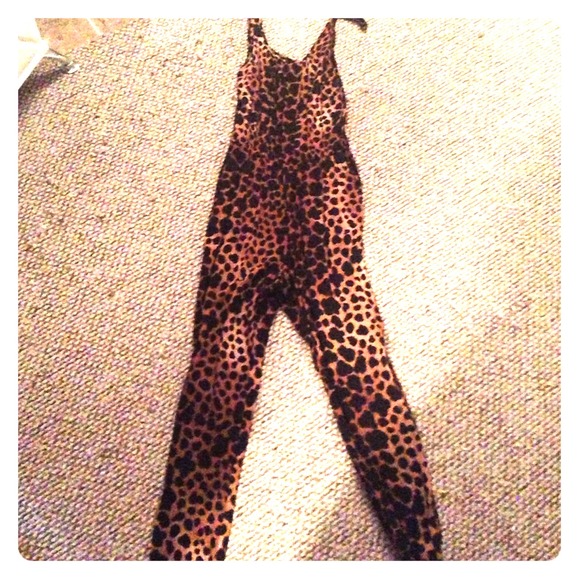 Leopard print jumpsuit with elastic waistband