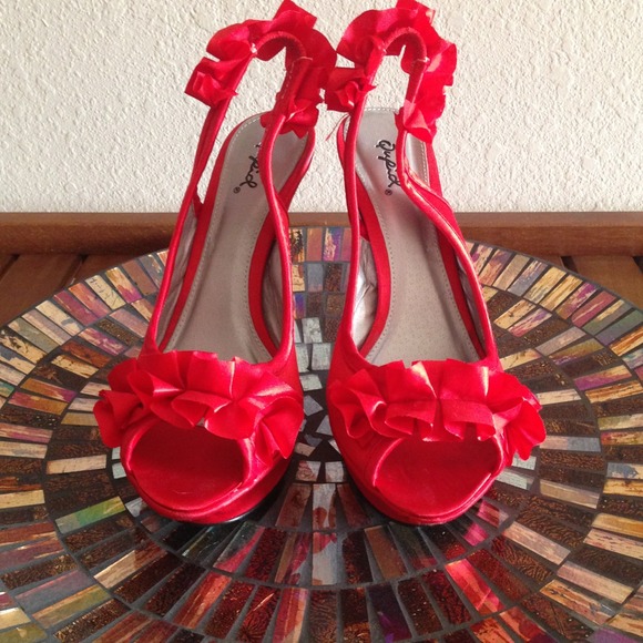 👠Hot Red Heels. - Picture 2 of 4