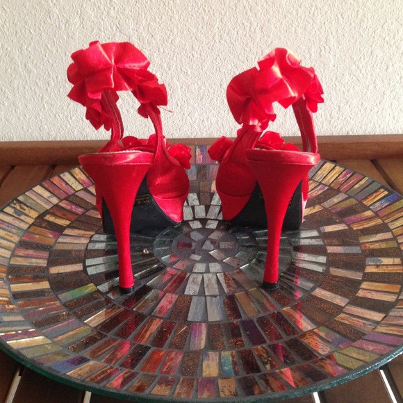 👠Hot Red Heels. - Picture 3 of 4