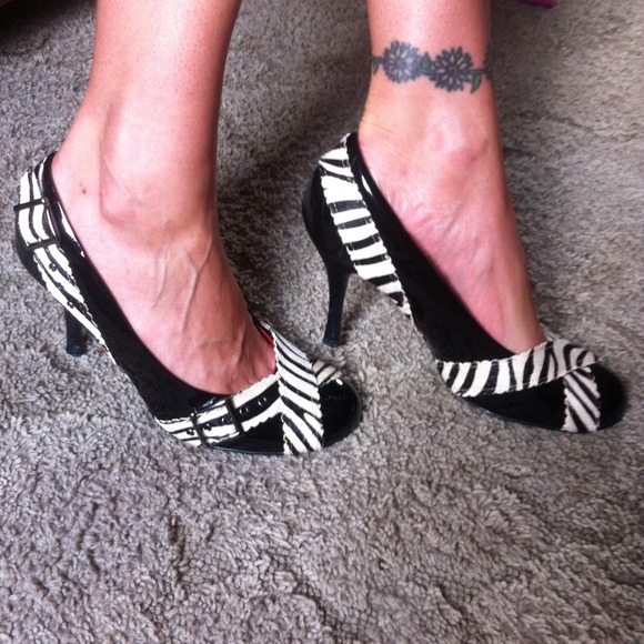 🚩SOLD !!!!!   ❤❤NAUGHTY MONKEY HEELS❤❤