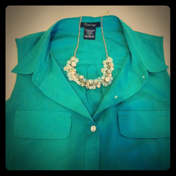 Cluster bib necklace