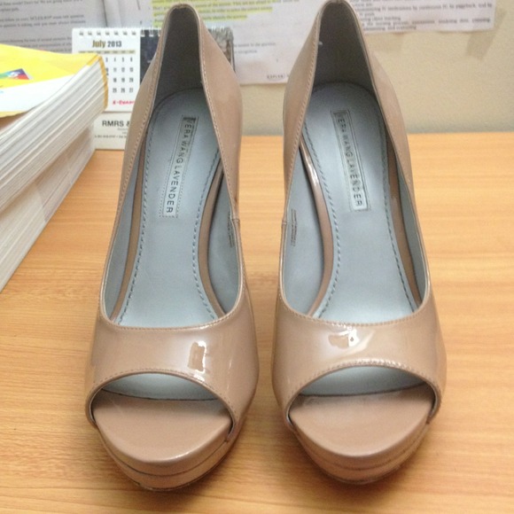 Vera Wang "Lavender" Nude pumps