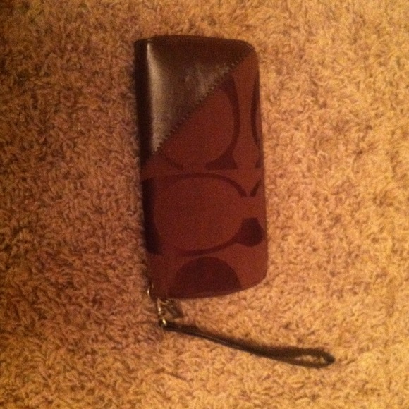 Coach wallet wristlet!! - Picture 2 of 3