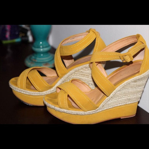Aldo bright yellow strappy wedges