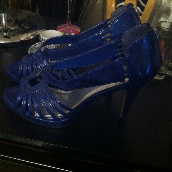 Blue and black snake skin high heel