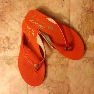 DKNY flip flop