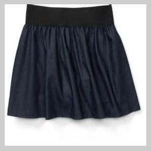 Skirt with elastic