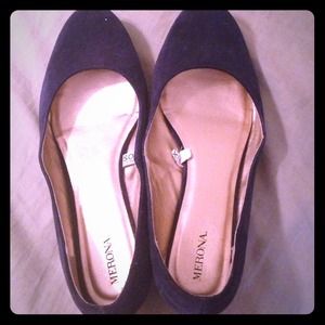 Bundle navy wedges and 6 tights for @aggiesrule