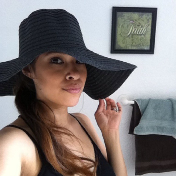 Oversized beach hat - Picture 2 of 4