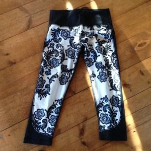 LuluLemon Cropped Pant