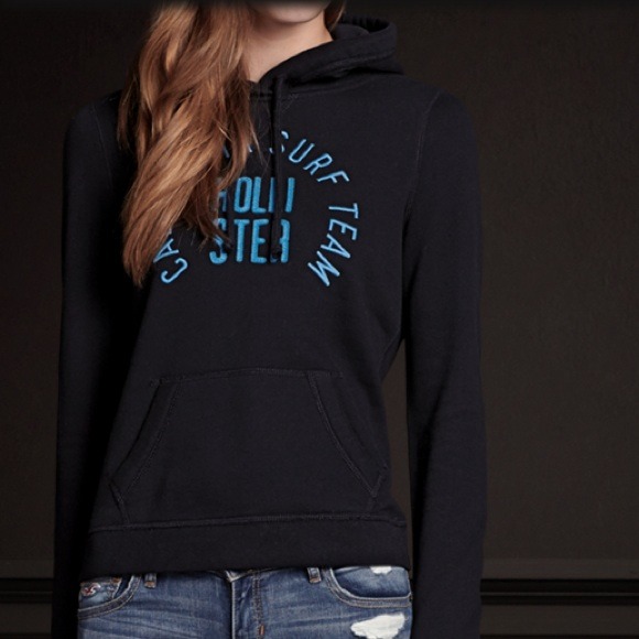 SOLD || Hollister Sweatshirt - Picture 2 of 2