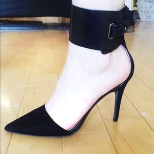 Zara ankle strap pumps! (❗ on hold! ❗)