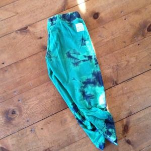 Cropped Leggings and Kate Spade Wallet