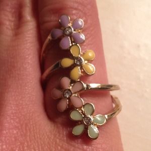 Forever 21 Size 8 Flower Ring