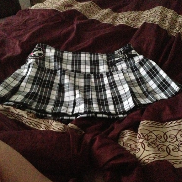 Black and white plaid skirt