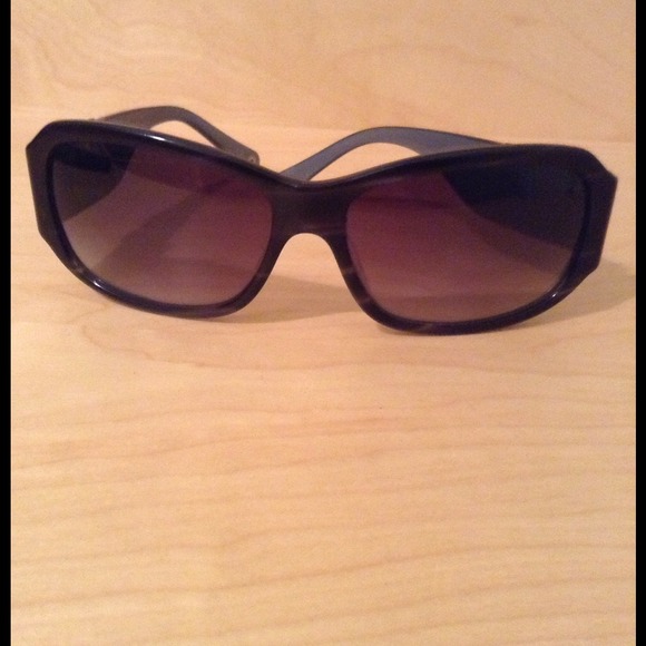 Authentic Coach Sunglasses!! - Picture 2 of 3