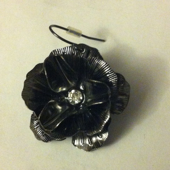 �Pretty flowers earrings!🌹