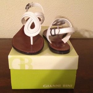 Gianni Bini white leather sandals .