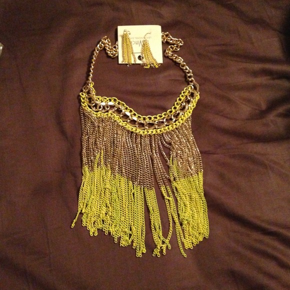 Neon yellow necklace n earrings set - Picture 1 of 1