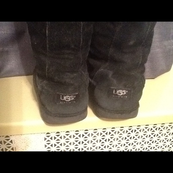 🍀MOVING SALE🍀 Used authentic black uggs tall