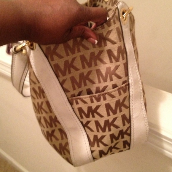 Authentic - Picture 4 of 4