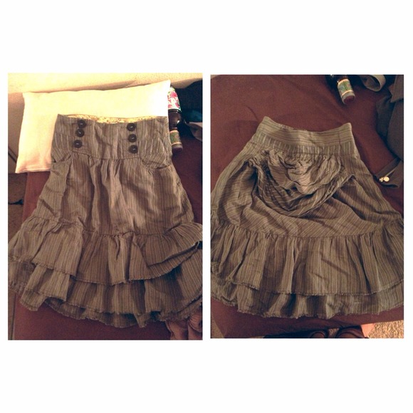 Grey/dark green striped long skirt UrbanOutfitters