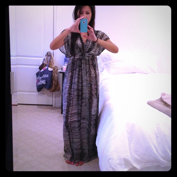 Black & white print maxi dress