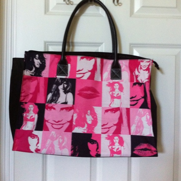 💢💢SOLD💢💢VictoriA secret bag