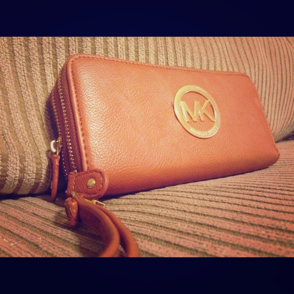 Michael Kors Authentic Wallet